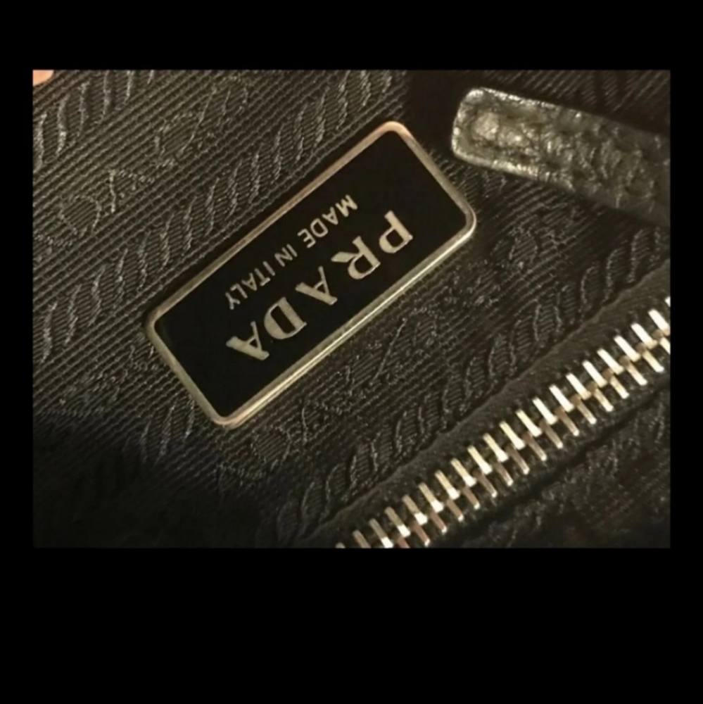 PRADA - Picture 6 of 9